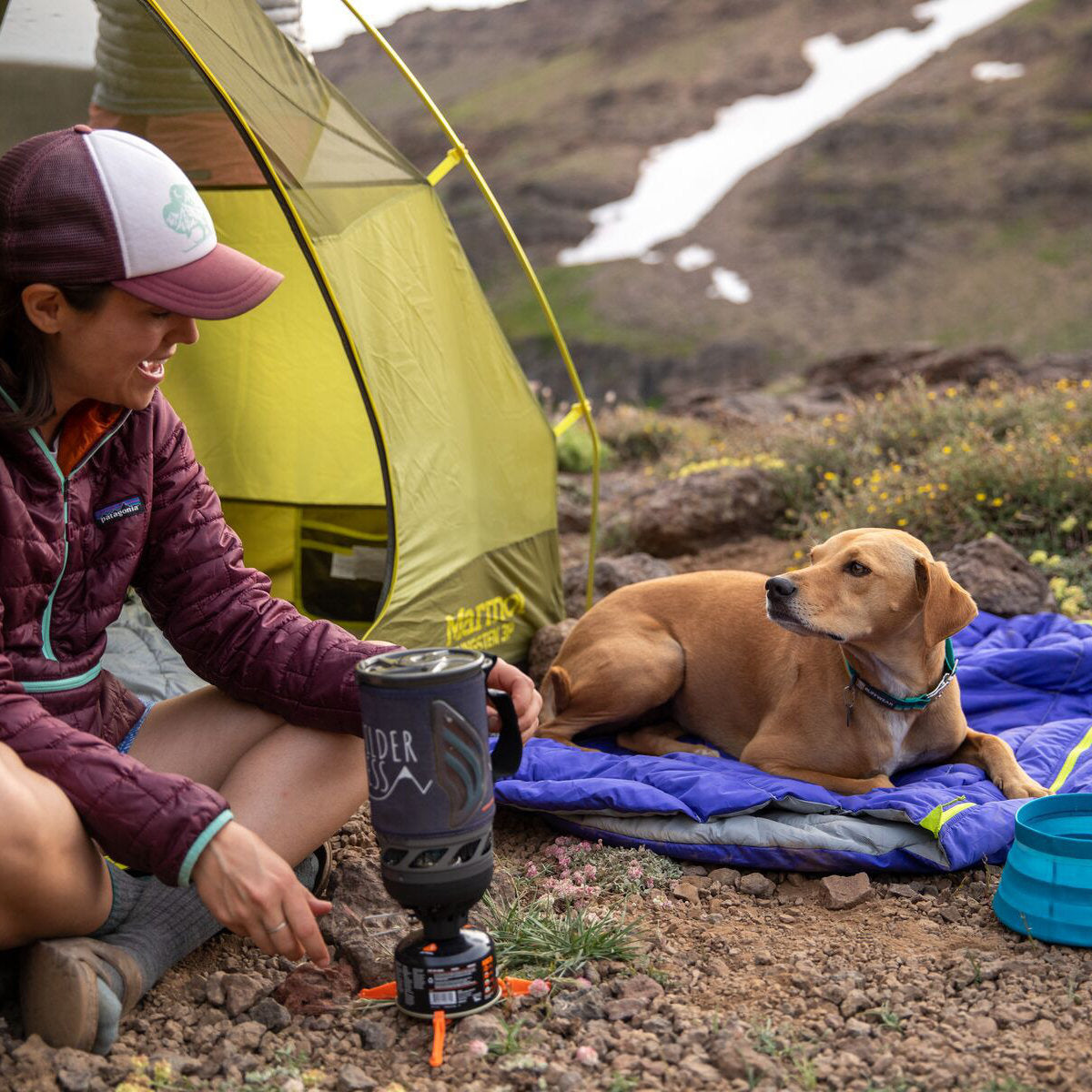 RUFFWEAR Hundebett Highlands Sleeping Bag™ Huckleberry